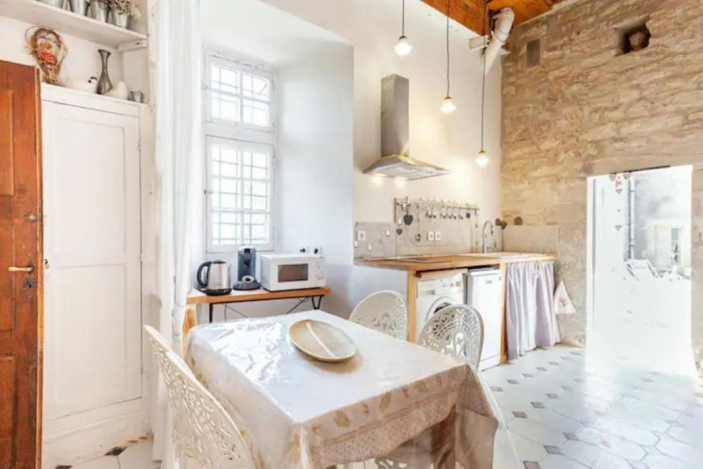 Appartement Spacieux Avec Deux Chambres Au Chateau 瓦朗斯 外观 照片